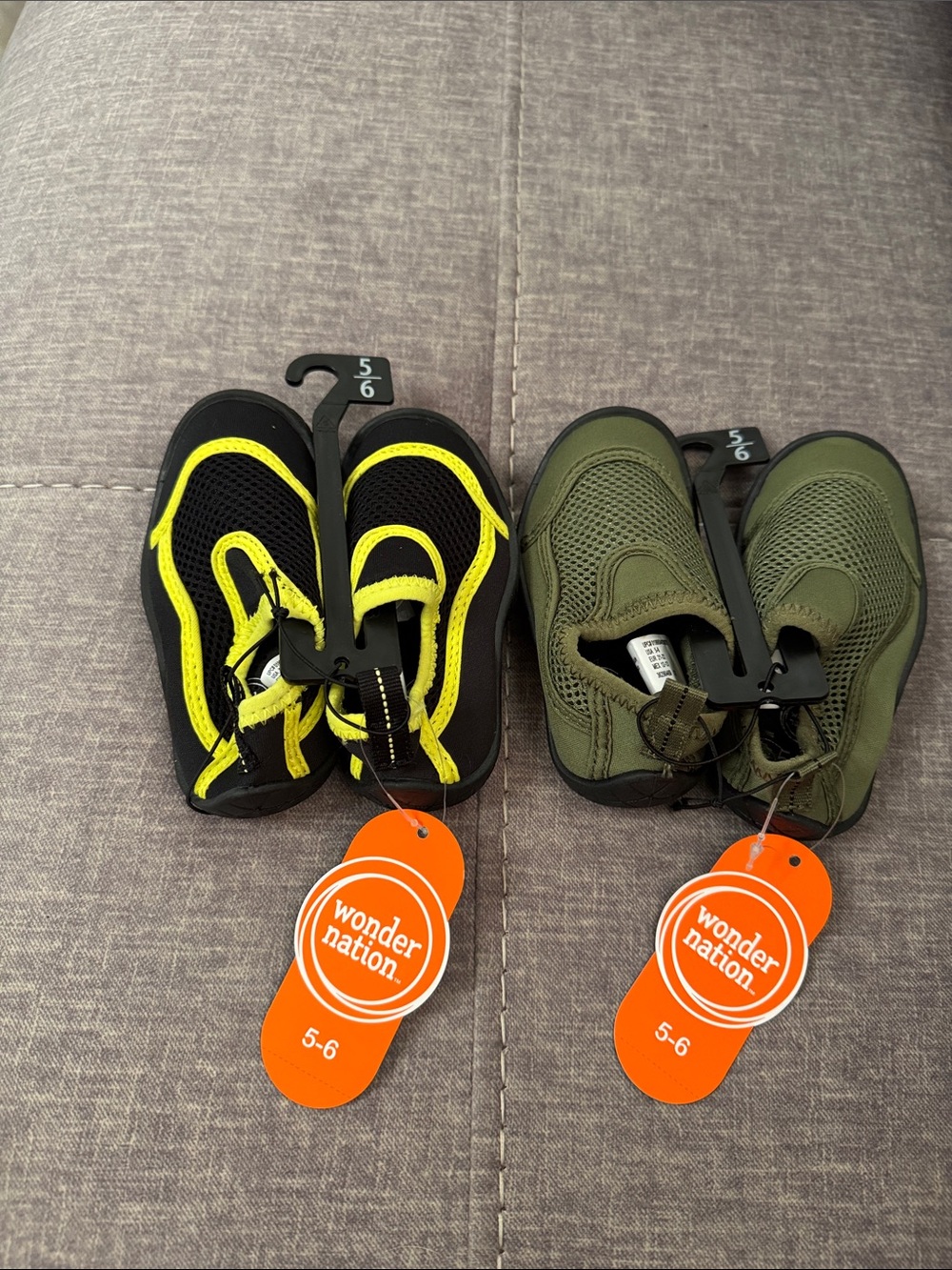 wonder nation‎ Kids' Black & Yellow and Olive Green Water Shoes - 5/6 (2 Pairs)
